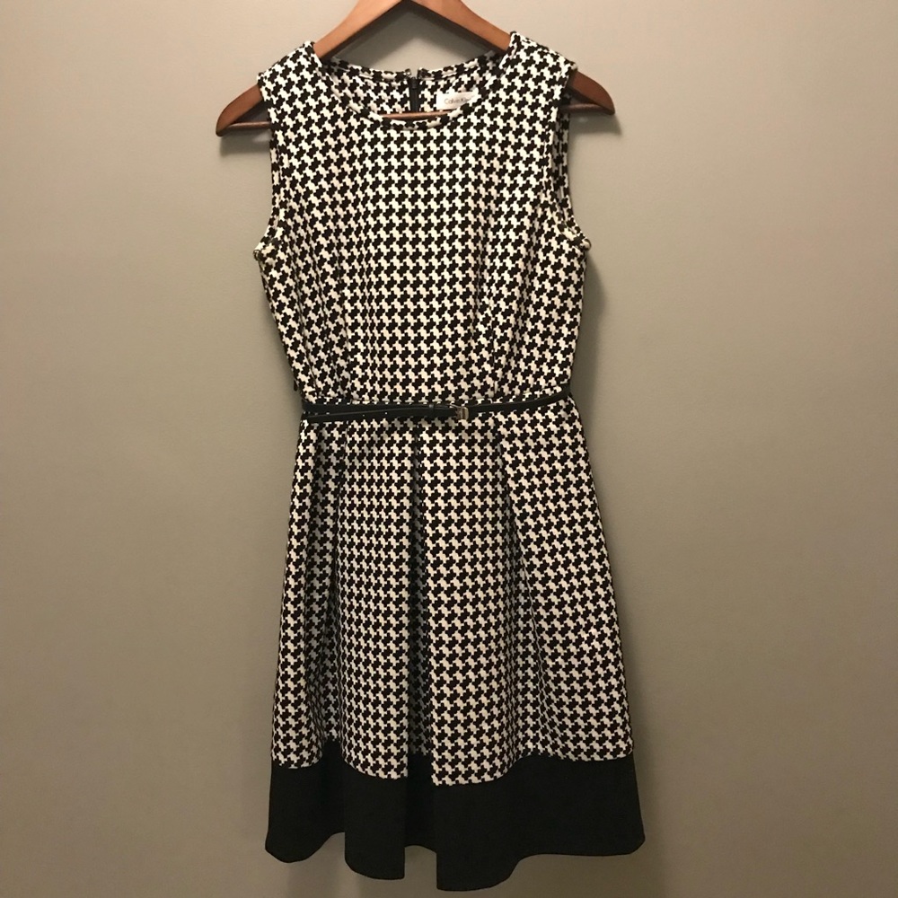 Cleaning sale-Calvin Klein black and cream houndstooth patterned dress 4P